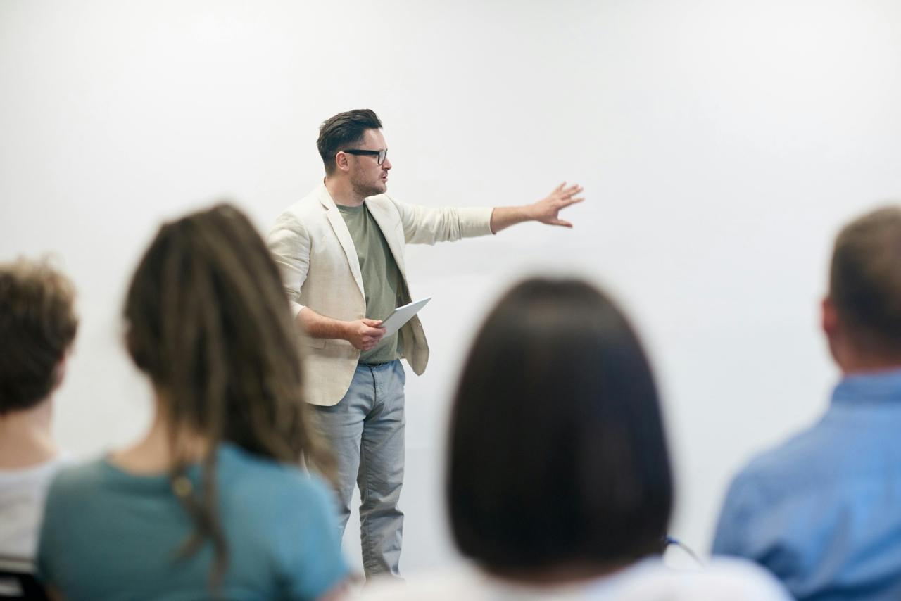 The Ultimate Guide to Communication Skills in Job Hunting: Your Path to Career Success
