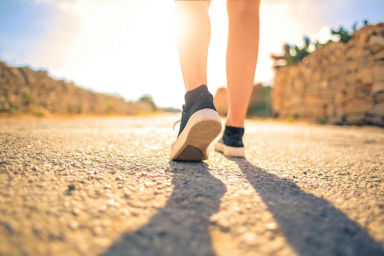 Best Ways to Conduct a Job Search in Dubai's Hot Summer Weather While Staying Safe